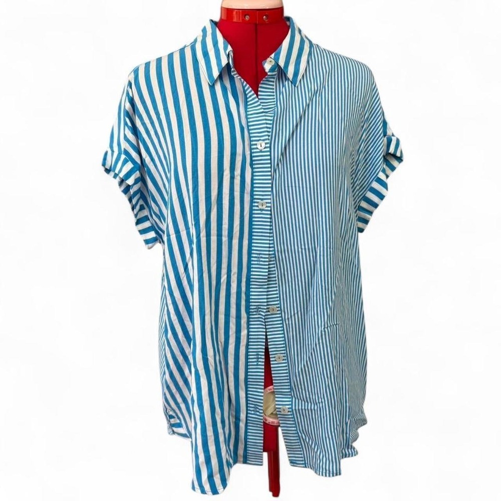 Jane + Delancey Blue & White Striped Button Up Shirt With Buttons Size Large